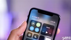 OPPO申请新专利曝光：异形屏/顶部“挖